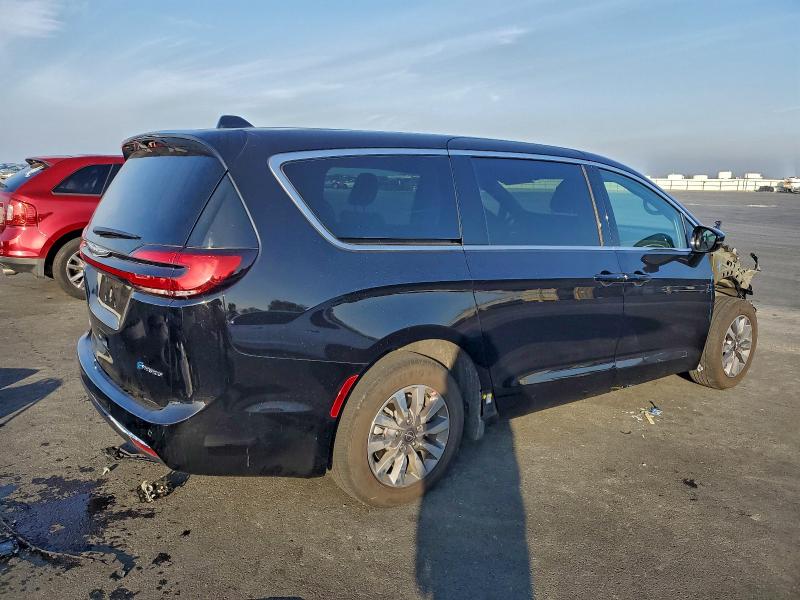 Photo 3 from auction – 2025 CHRYSLER PACIFICA H with VIN 2C4RC1S7XSR538406