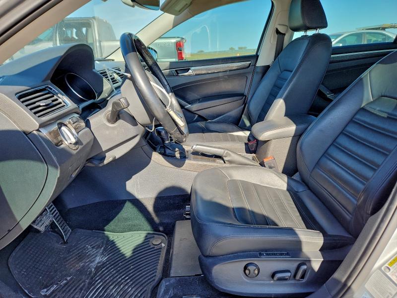 Photo 7 from auction – 2017 VOLKSWAGEN PASSAT SEL with VIN 1VWCT7A33HC025892