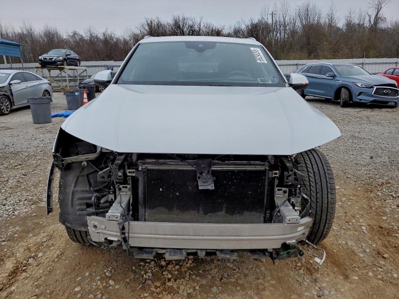 Photo 5 from auction – 2021 AUDI Q7 PREMIUM with VIN WA1LJAF70MD022738