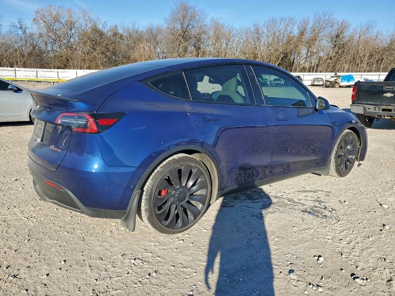 Photo 3 from auction – 2021 TESLA MODEL Y with VIN 5YJYGDEF2MF266906
