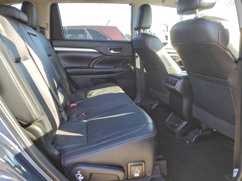 Photo 11 from auction – 2019 TOYOTA HIGHLANDER with VIN 5TDJGRFH7KS065610