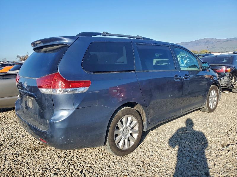 Photo 3 from auction – 2014 TOYOTA SIENNA LE with VIN 5TDJK3DC2ES072147