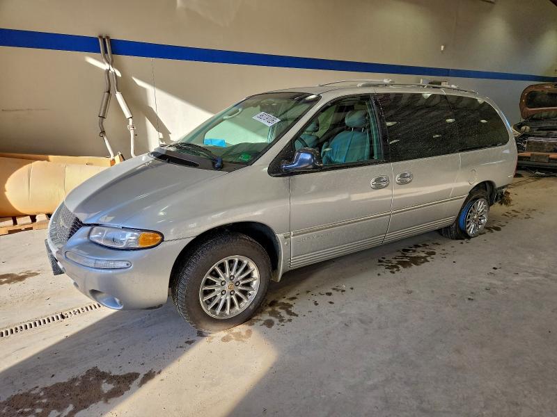 CHRYSLER TOWN & COU 2000 with VIN 1C4GP64L3YB667601 - Photo from auction