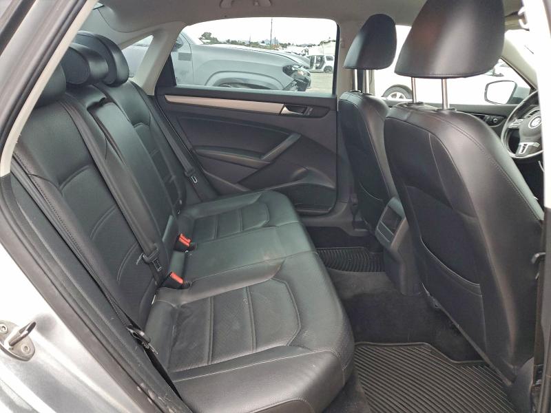 Photo 10 from auction – 2014 VOLKSWAGEN PASSAT S with VIN 1VWAT7A33EC111187