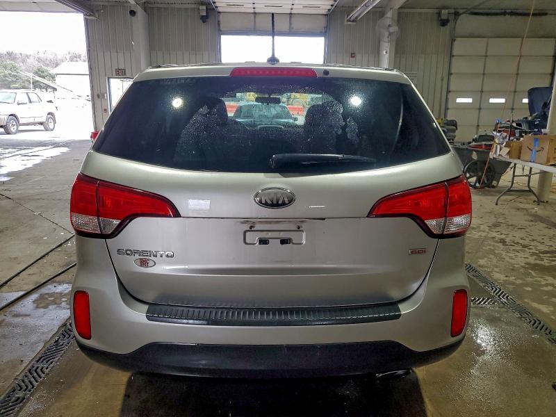 Photo 6 from auction – 2014 KIA SORENTO LX with VIN 5XYKTCA65EG481790