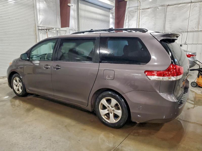Photo 2 from auction – 2011 TOYOTA SIENNA LE with VIN 5TDKK3DC6BS116974