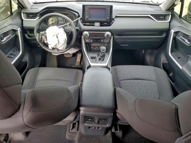 Photo 8 from auction – 2019 TOYOTA RAV4 XLE with VIN JTMW1RFV2KD035276