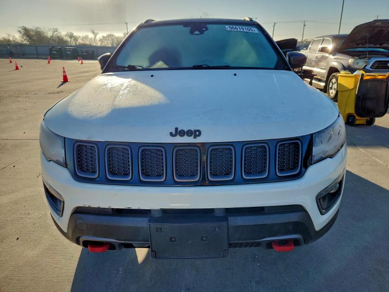Photo 5 from auction – 2017 JEEP COMPASS TR with VIN 3C4NJDDB3HT667701