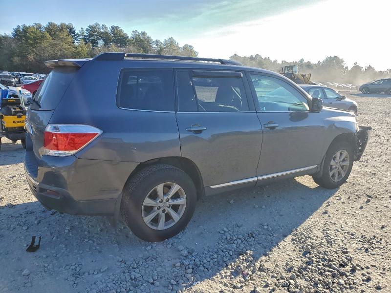 Photo 3 from auction – 2013 TOYOTA HIGHLANDER with VIN 5TDBK3EH5DS207554