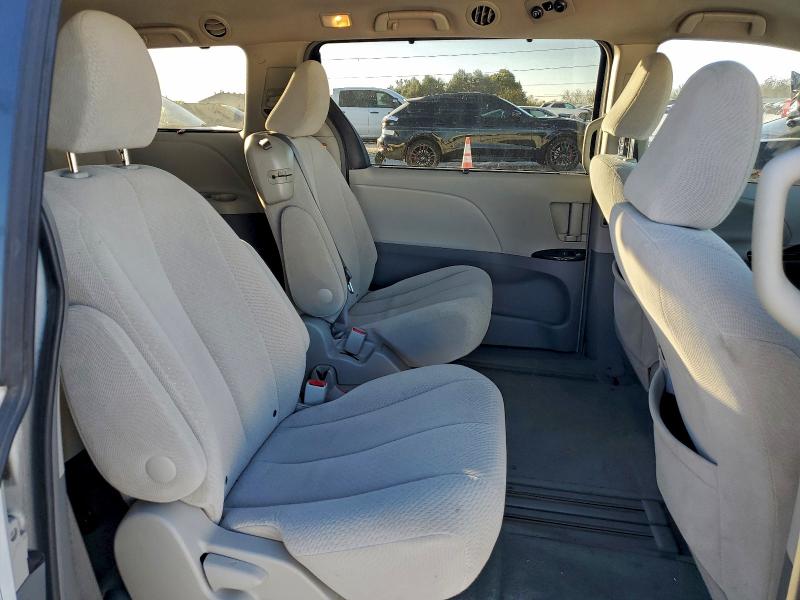 Photo 11 from auction – 2012 TOYOTA SIENNA LE with VIN 5TDKK3DC5CS178805