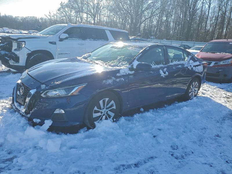 NISSAN ALTIMA S 2019 with VIN 1N4BL4BVXKC143433 - Photo from auction