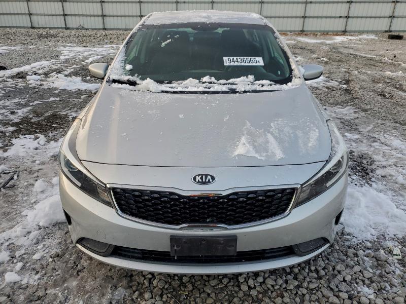 Photo 5 from auction – 2017 KIA FORTE LX with VIN 3KPFK4A70HE096478