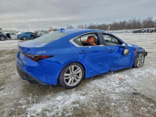 Photo 3 from auction – 2021 LEXUS IS 300 with VIN JTHC81F29M5044364