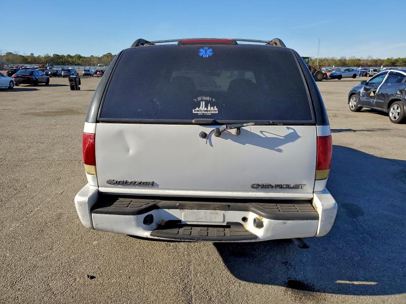 Photo 6 from auction – 2003 CHEVROLET BLAZER with VIN 1GNDT13X23K175275