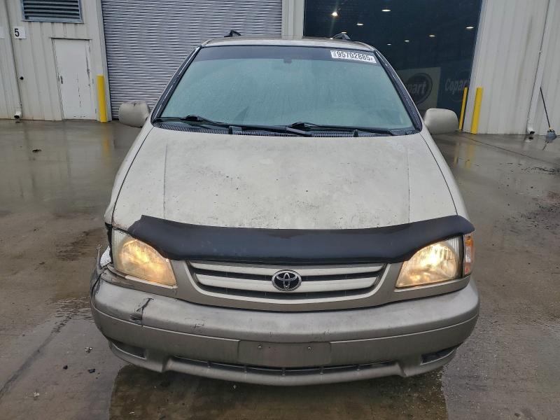 Photo 5 from auction – 2002 TOYOTA SIENNA LE with VIN 4T3ZF13C22U461703