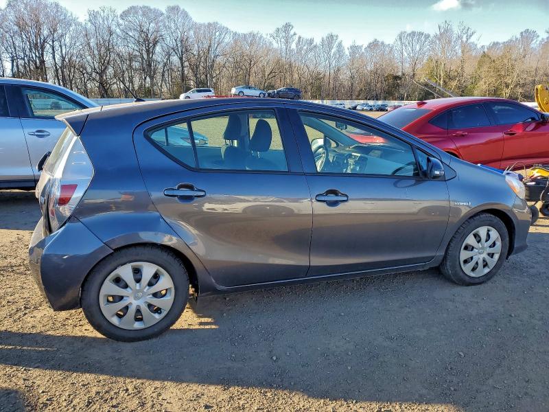 Photo 3 from auction – 2012 TOYOTA PRIUS C with VIN JTDKDTB32C1502917