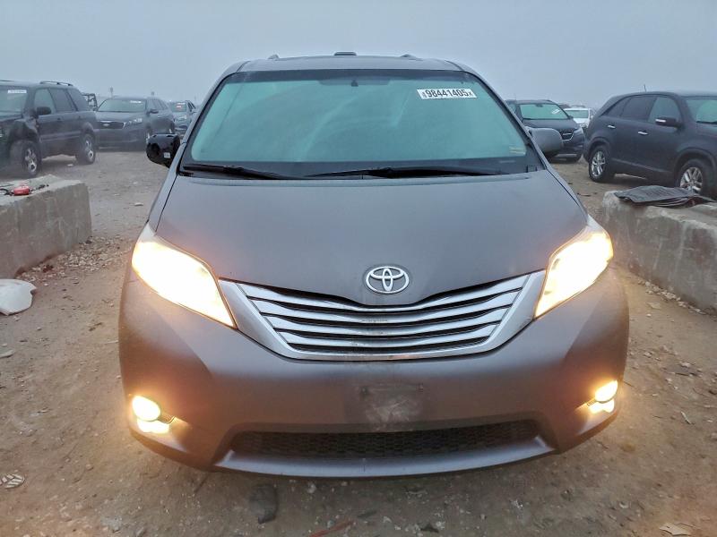 Photo 5 from auction – 2011 TOYOTA SIENNA XLE with VIN 5TDYK3DC5BS161334