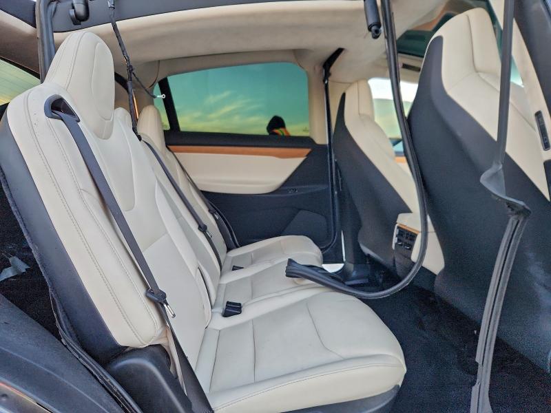 Photo 11 from auction – 2018 TESLA MODEL X with VIN 5YJXCDE23JF128582
