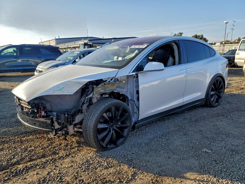 TESLA MODEL X 2019 with VIN 5YJXCBE22KF183031 - Photo from auction