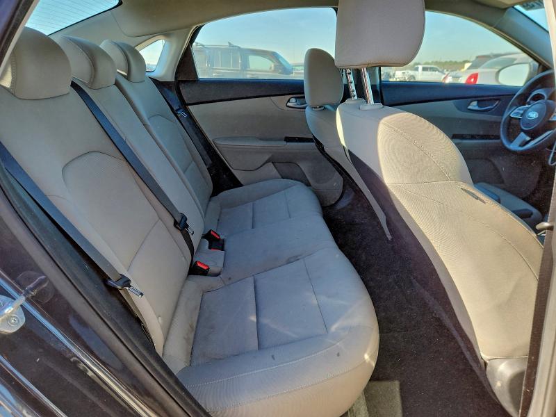 Photo 10 from auction – 2019 KIA FORTE FE with VIN 3KPF24AD2KE020676