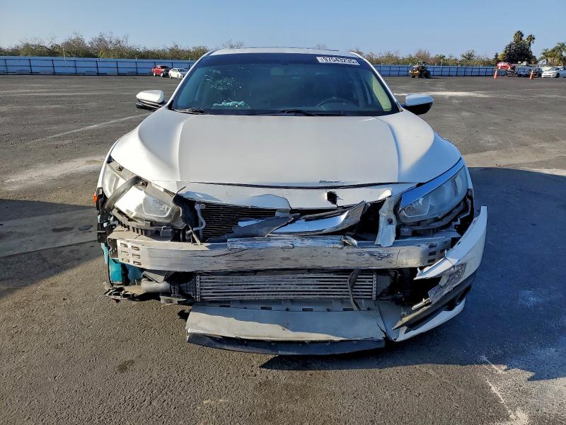 Photo 5 from auction – 2016 HONDA CIVIC EXL with VIN 19XFC1F73GE210833