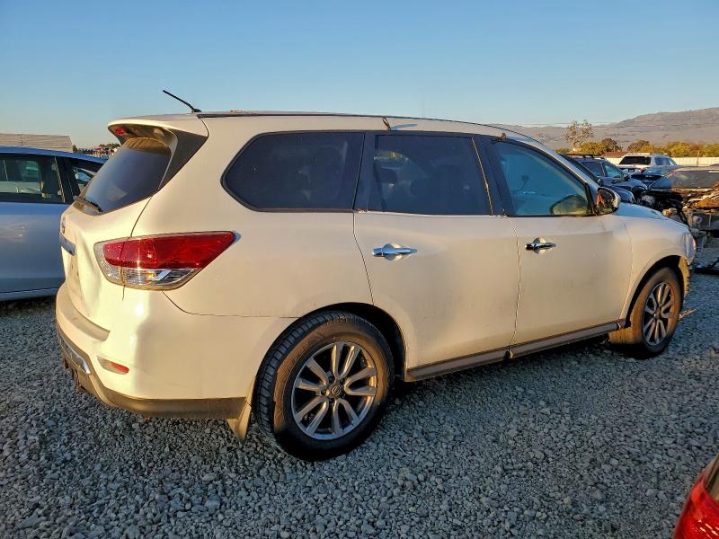 Photo 3 from auction – 2013 NISSAN PATHFINDER with VIN 5N1AR2MN6DC631282
