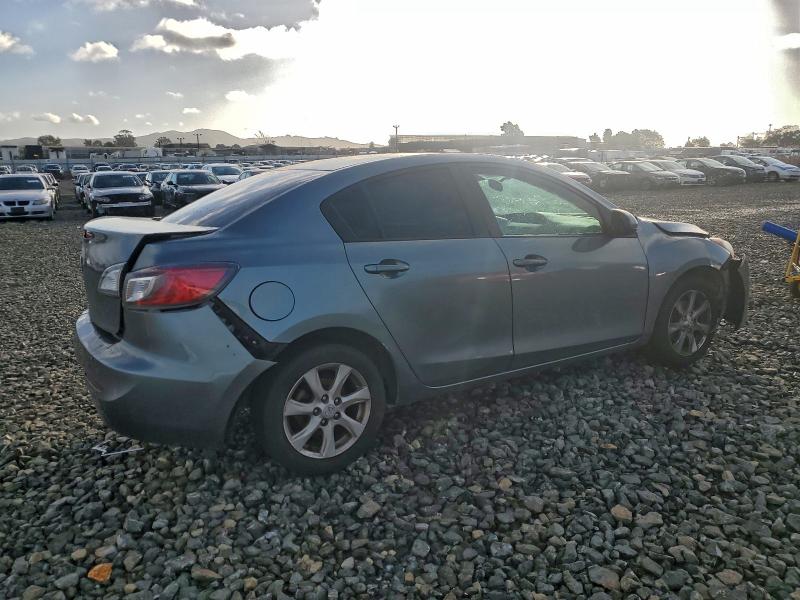 Фото 3 с аукциона – 2013 MAZDA 3 с VIN JM1BL1TG6D1783520