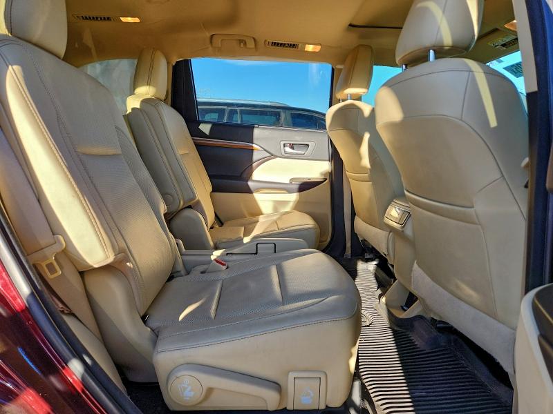 Photo 11 from auction – 2018 TOYOTA HIGHLANDER with VIN 5TDDZRFH3JS820483