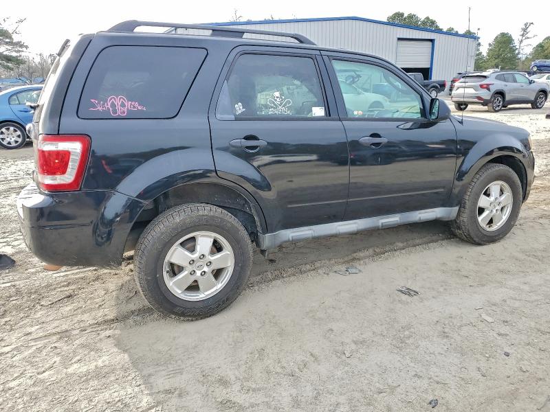 Photo 3 from auction – 2011 FORD ESCAPE XLT with VIN 1FMCU0DG6BKB95405