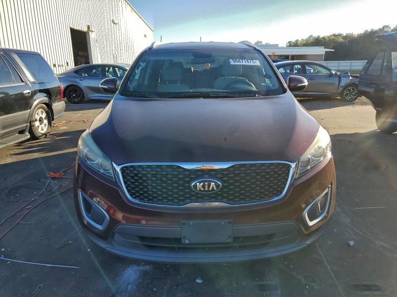 Photo 5 from auction – 2017 KIA SORENTO LX with VIN 5XYPGDA5XHG314899