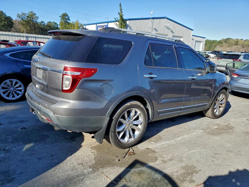 Photo 3 from auction – 2011 FORD EXPLORER L with VIN 1FMHK7F87BGA75402