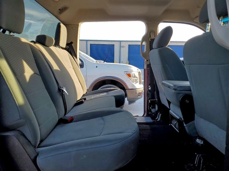Photo 10 from auction – 2018 RAM 1500 with VIN 3C6RR7KT6JG141446