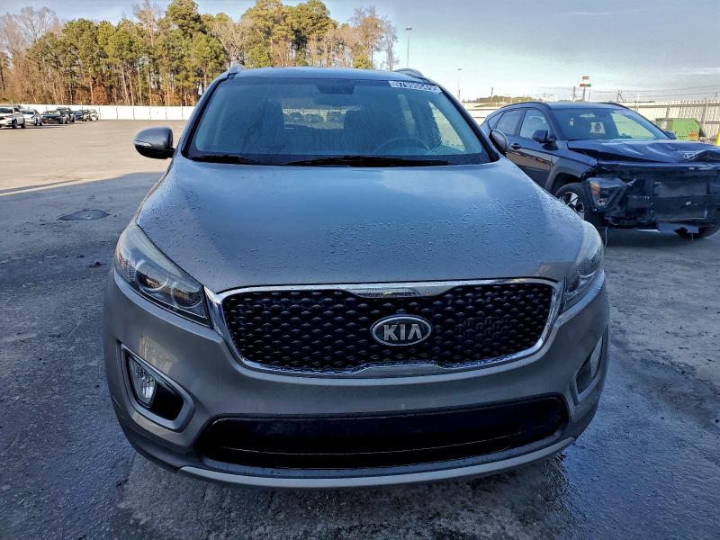 Photo 5 from auction – 2016 KIA SORENTO EX with VIN 5XYPH4A12GG186067