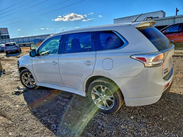 Photo 2 from auction – 2014 MITSUBISHI OUTLANDER with VIN JA4JZ4AX8EZ003450