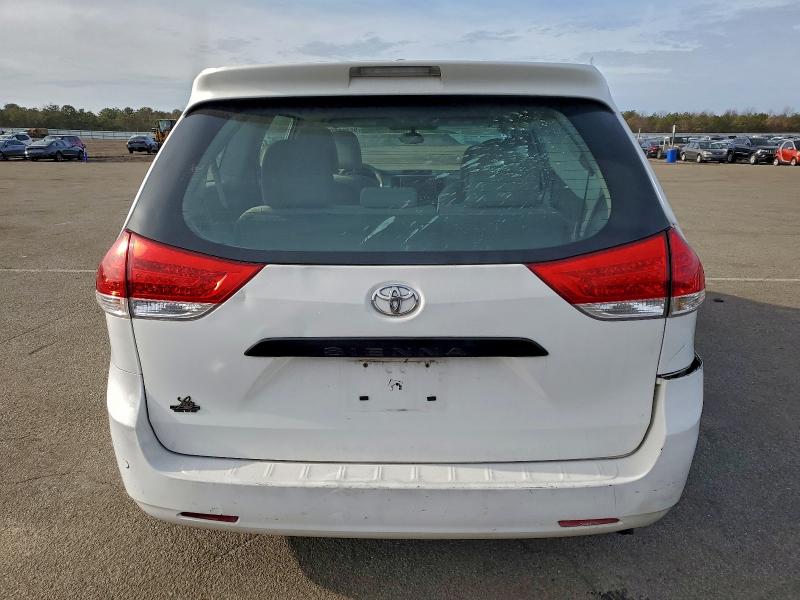 Zdjęcie 6 z aukcji – 2012 TOYOTA SIENNA LE z VIN 5TDKA3DC7CS010957