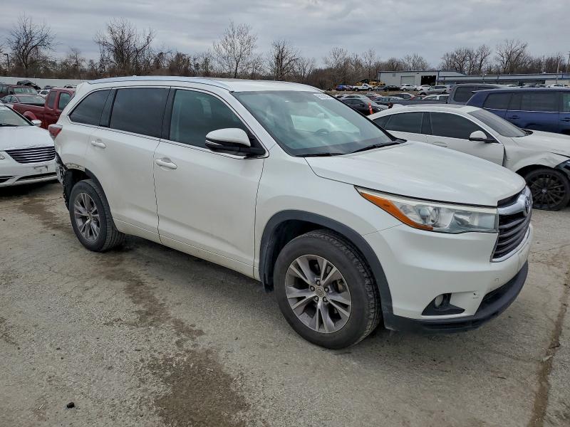 صورة رقم 4 من المزاد - 2015 TOYOTA HIGHLANDER مع VIN 5TDJKRFH6FS167193
