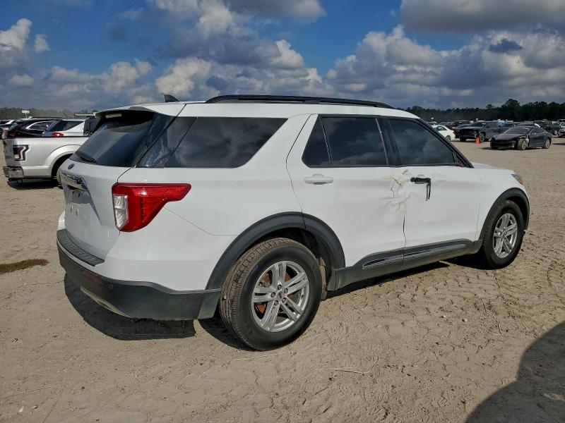 Photo 3 from auction – 2021 FORD EXPLORER X with VIN 1FMSK7DH7MGC19297