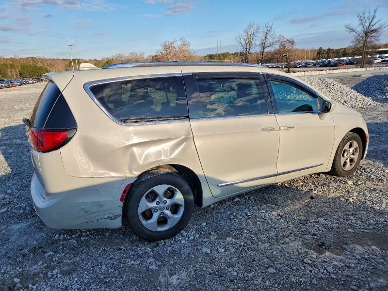 Фото 3 с аукциона – 2017 CHRYSLER PACIFICA T с VIN 2C4RC1EGXHR560006