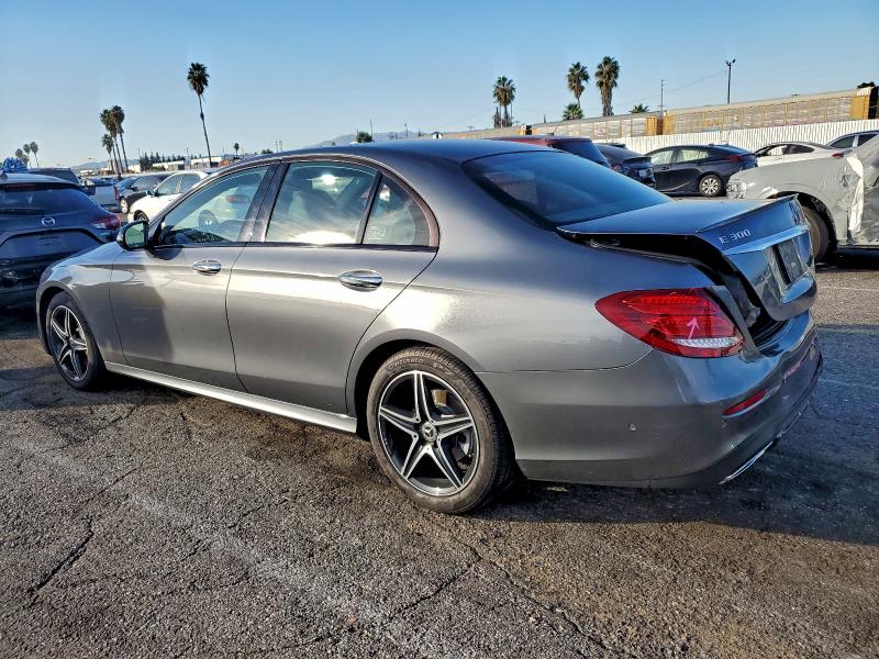 Photo 2 from auction – 2018 MERCEDES-BENZ E 300 with VIN WDDZF4JB7JA488863