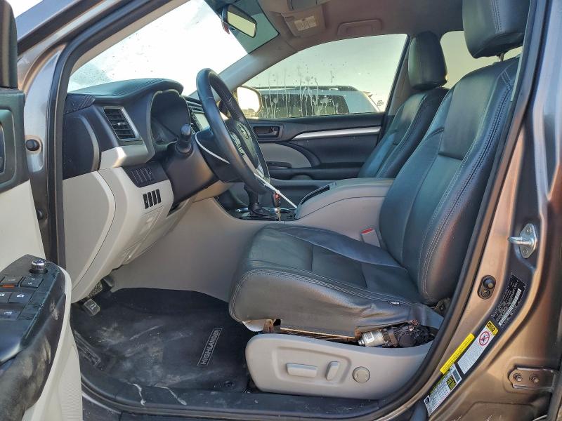 Photo 7 from auction – 2016 TOYOTA HIGHLANDER with VIN 5TDZKRFH7GS183729