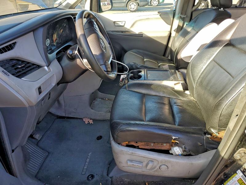 Photo 7 from auction – 2017 TOYOTA SIENNA LE with VIN 5TDKZ3DC3HS779181