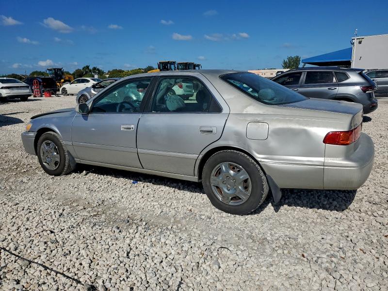 Photo 2 from auction – 2000 TOYOTA CAMRY CE with VIN 4T1BG22K3YU700819