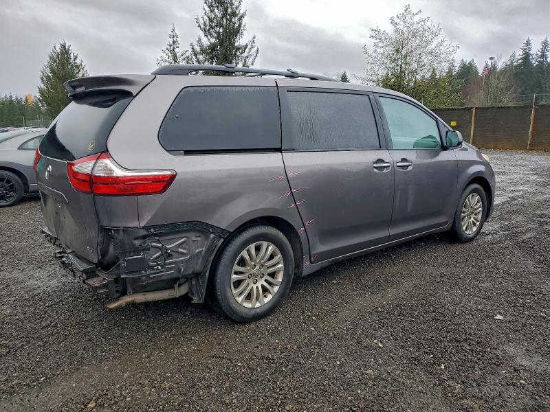 Photo 3 from auction – 2017 TOYOTA SIENNA XLE with VIN 5TDYZ3DC9HS829138