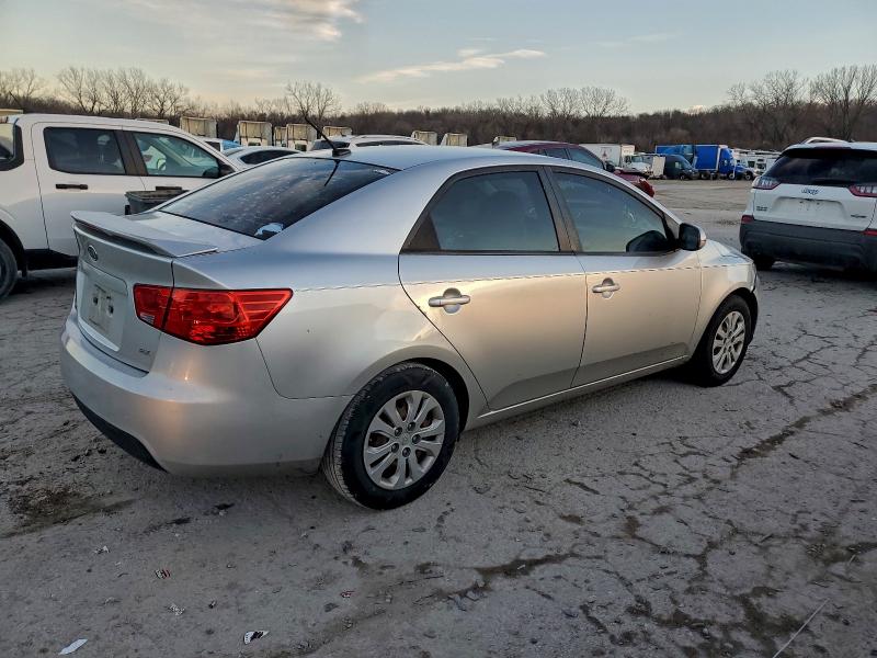 Photo 3 from auction – 2013 KIA FORTE EX with VIN KNAFU4A21D5727384