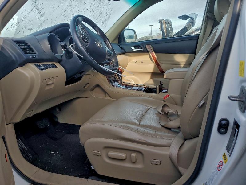 Photo 7 from auction – 2011 TOYOTA HIGHLANDER with VIN 5TDDK3EH1BS050028