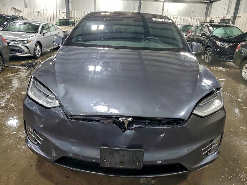 Photo 5 from auction – 2017 TESLA MODEL X with VIN 5YJXCBE27HF044411