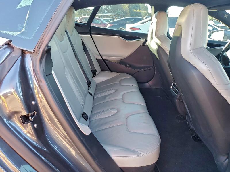 Photo 10 from auction – 2016 TESLA MODEL S with VIN 5YJSA1E20GF125744
