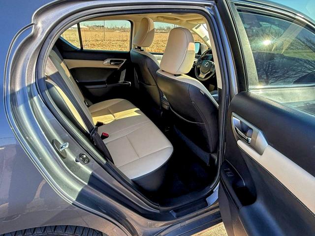 Photo 6 from auction – 2016 LEXUS CT 200 with VIN JTHKD5BH6G2258825