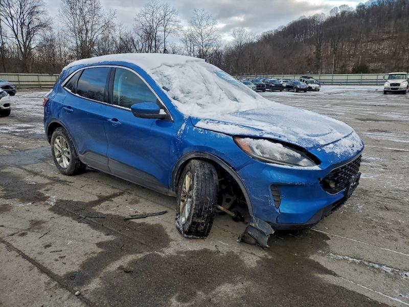 Photo 4 from auction – 2021 FORD ESCAPE SE with VIN 1FMCU0G62MUB23482
