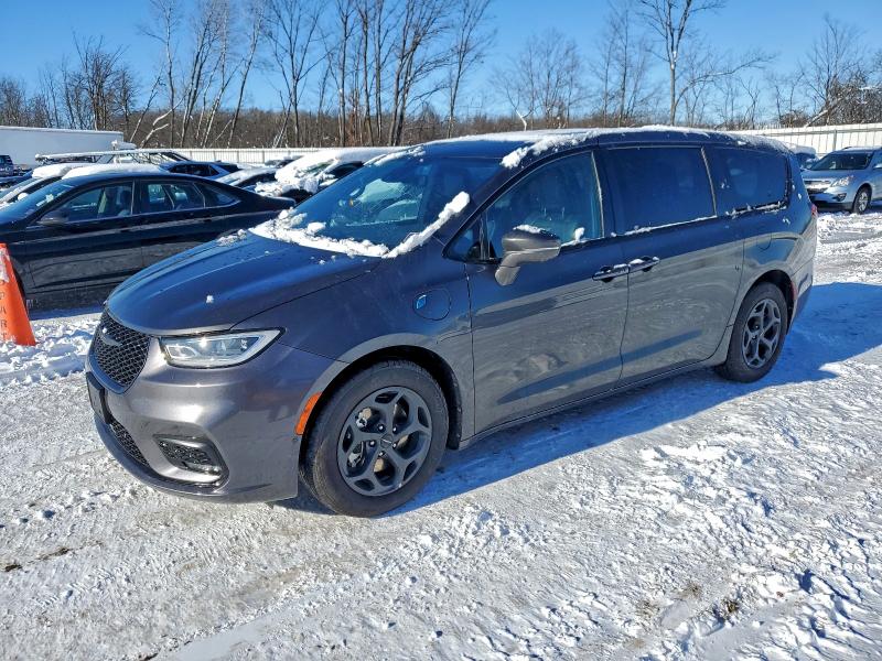 CHRYSLER PACIFICA H 2022 with VIN 2C4RC1L78NR183576 - Photo from auction
